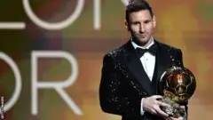 Lionel Messi yatsindiye Ballon d'Or mu 2021 ku ncuro igira indwi