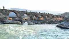 Xudafərin körpüsü