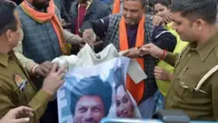 फ़िल्मों को लेकर प्रदर्शन