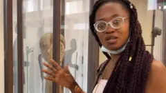 Dina Ekanga, artiste congolaise