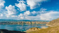 Кетмен-Төбө өрөөнү