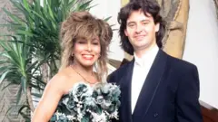 Erwin y Tina en el matrimonio número 50 de Tina.