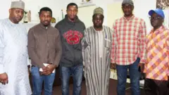 Uchenna Abia iyo Kenneth Eboh ayaa BBC da u sheegay in ay ku faraxsanayeen dib usoo noqoshadooda.