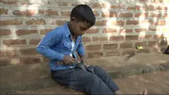 වෛද්‍යවරයෙකු වීමට සිහින දකින කිසිදා පාසලකට නොගිය දරුවෙක්