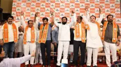 शिवसेना (यूबीटी) के छह बाग़ी सांसदों को शिंदे गुट में विलय की मंज़ूरी