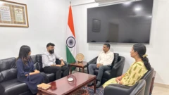 मालदीव एसोसिएशन ऑफ ट्रैवल एजेंट्स एंड टूर ऑपरेटर्स की भारत के उच्चायुक्त मुनु महावर से मुलाकात की तस्वीर