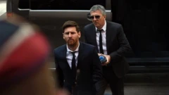 Former Barcelona football star Lionel Messi and im father Jorge Horacio Messi bin arrive di courthouse on June 2, 2016 for Barcelona, wia Messi and im father bin dey face di judges for tax fraud case.