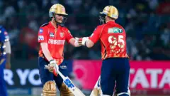 प्रियांश आर्या और जोश इंग्लिश