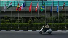 జెండాలు ఎగరేయడం