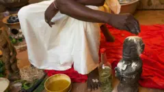 Babaláwo kan tó ń lo oogun