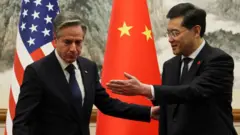 တရုတ်နိုင်ငံခြားရေး ဝန်ကြီးနဲ့ အမေရိကန် နိုင်ငံခြားရေး ဝန်ကြီးတို့ တွေ့ဆုံစဉ်