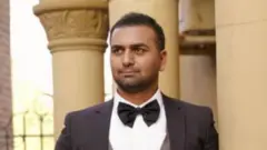 روزبه صفری، از کشته‌شدگان اعتراضات دی ۱۴۰۴ در اصفهان