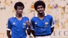 Jean Tigana e Gérard Janvion, da França