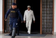 ओली र लेखकलाई १० दिन थुनामा राख्न माग, अदालतले 'अनुमति दिएपछि मात्र बयान'