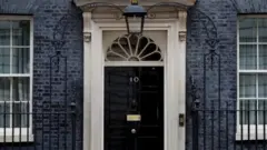 "Boris Johnson" and "resignation" around 4....9 [calls]: Who fit be next "UK prime minister"