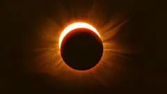 બીબીસી ગુજરાતી સૂર્યગ્રહણ ચંદ્રગ્રહણ પૃથ્વી ગોળાર્ધ ન્યૂઝીલૅન્ડ એન્ટાર્કટિકા અંતરિક્ષ સૂર્ય ખગોળશાસ્ત્ર