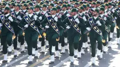 رژه نیروهای سپاه