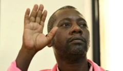 දේවගැතිවරයෙකු ලෙස තමන්ව ම හදුන්වා ගන්නා පෝල් මැකන්සි අප්‍රේල් මාසයේ සිට අත්අඩංගුවේ පසුවෙයි.