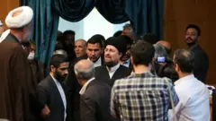 حسن خمینی و محافظانش