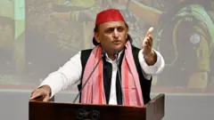 अखिलेश यादव