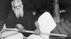 पेरियार यांनी अनेक अमानुष सामाजिक प्रथांविरोधात आवाज उठवला.
