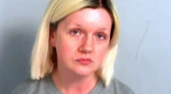 பிரிட்டன்: பெற்றோரை கொன்று, சடலங்களுடன் 4 ஆண்டுகள் வாழ்ந்த பெண் சிக்கியது எப்படி?