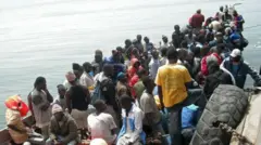 Aworan awon eeyan ninu oko oju omi