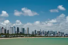 Vista de prédios na orla de João Pessoa.