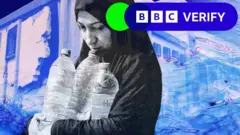 امرأة تحمل زجاجات مياه