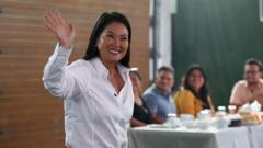 Con el 88% de los votos escrutados, Keiko Fujimori lidera el recuento electoral en Perú con una apretada disputa por el segundo puesto que da acceso al balotaje