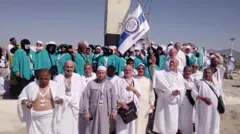 حجاج سوريون يصلون إلى الديار المقدسة