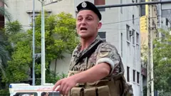 እስራኤል ንሕዝቦላህ ብተኸታታሊ ፍንጀራታት መራኸቢታት ዒላማ ድሕሪ ምግባራ፡ ሓደ ወተሃደር ሰራዊት ሊባኖስ ነቲ ብ18 መስከረም ዝተገልጸ ፍንጀራ ፔጀር ዘጋጠመሉ ከባቢ ውሑስ ይገብሮ