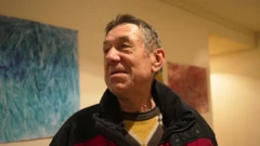 Художник-двірник Леонід Бурковський на закритті своєї виставки у музеї-майстерні Кавалерідзе