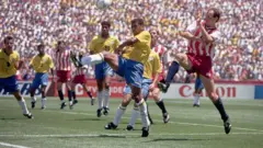 Lance do jogo Brasil x Estados Unidos, pela Copa de 1994