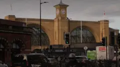 যুক্তরাজ্যের পার্লামেন্টেও অভিবাসন জালিয়াতির বিষয়টি নিয়ে আলোচনা হয়েছে