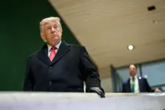 கிரீன்லாந்து குறித்து 'எதிர்கால ஒப்பந்தத்தின் கட்டமைப்பு' விவாதிக்கப்பட்டதாக கூறி, வரி அச்சுறுத்தலை கைவிட்ட டிரம்ப்