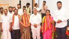 ராஜிநாமா செய்த 4 அதிமுக எம்.எல்.ஏ.க்களுக்கு சிக்கலா? எடப்பாடி பழனிசாமி தரப்பின் புதிய அஸ்திரம்