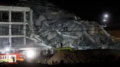 انهيار مباني إثر زلزال بقوة 7.7 ضرب ميانمار
