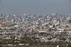 Destruição da Faixa de Gaza observada do lado israelense da fronteira no sul de Israel, 21 de janeiro de 2026