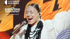 Переможниця нацвідбору LELEKA cпіває на сцені