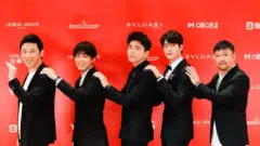 2019年6月15日，导演和演员出席第22届上海国际电影节开幕式。