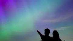 Namoota ifa Kaabaa daawwachaa jiran