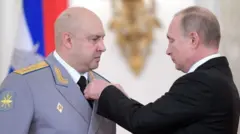 Poutine en 2017 avec Sergei Surovikin.
