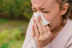 Niña con alergia