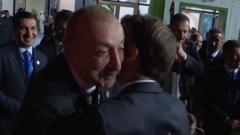 Əliyevlə Makron bir-birini səmimi qucaqlayırlar