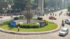 ঢাকার সার্ক ফােয়ারা মােড়
