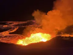 Lavas saindo de um vulcão