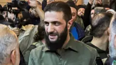 Ahmed al-Sharaa ariko ahindura isura yiwe gute? 