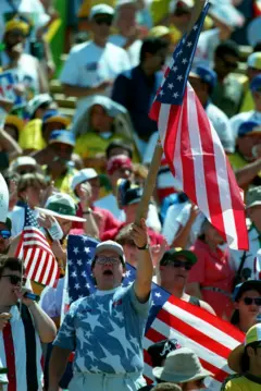 Torcedores americanos e brasileiros durante a Copa de 1994