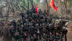 ဧပြီလထဲမှာ စစ်ကောင်စီတပ်စခန်းသိမ်းပွဲမှာ ပါဝင်ခဲ့တဲ့ အထူးတိုင်းစစ်ဌာန တပ်ဖွဲ့ဝင်တွေ 